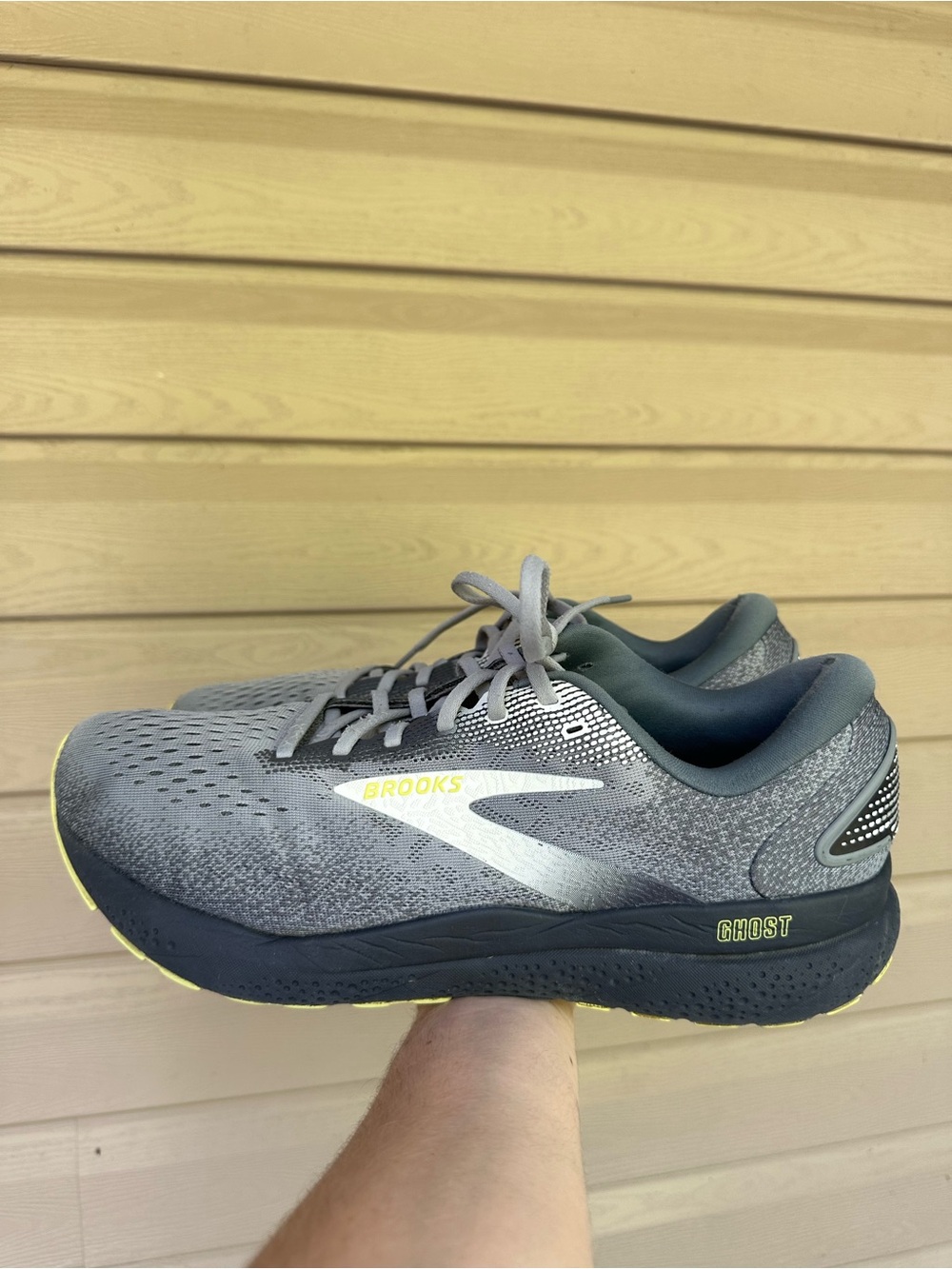 Size 11.5 - Brooks Ghost 16 Extra Wide Primer Grey Lime.